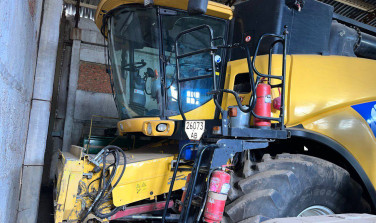 Комбайн зернозбиральний New Holland CX8080