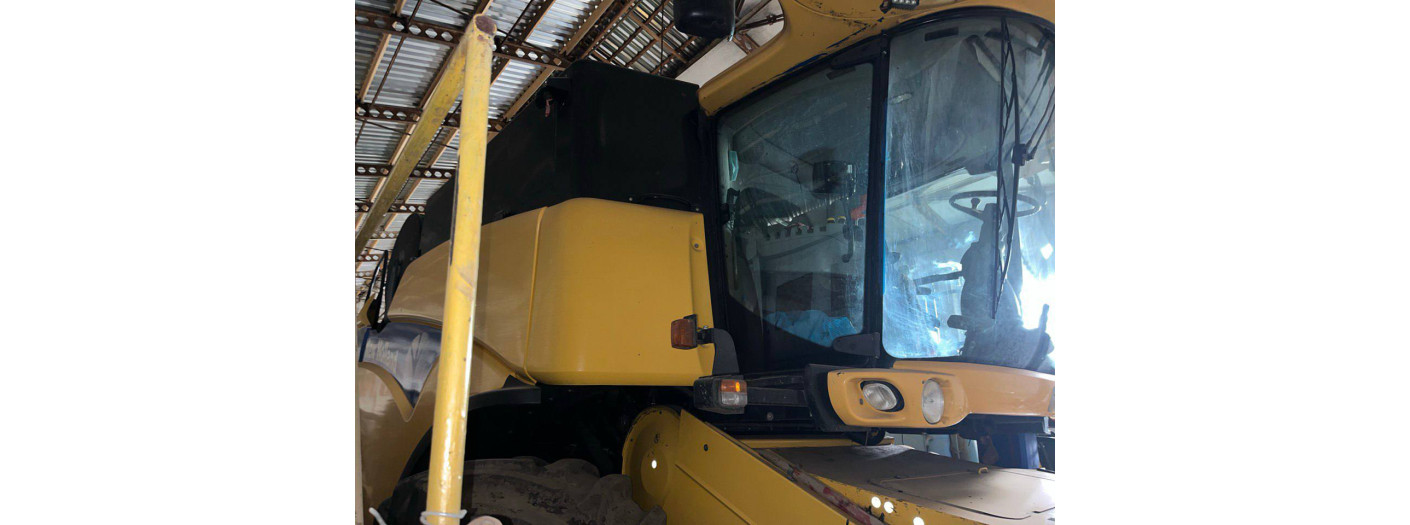 Комбайн зернозбиральний New Holland CX8080